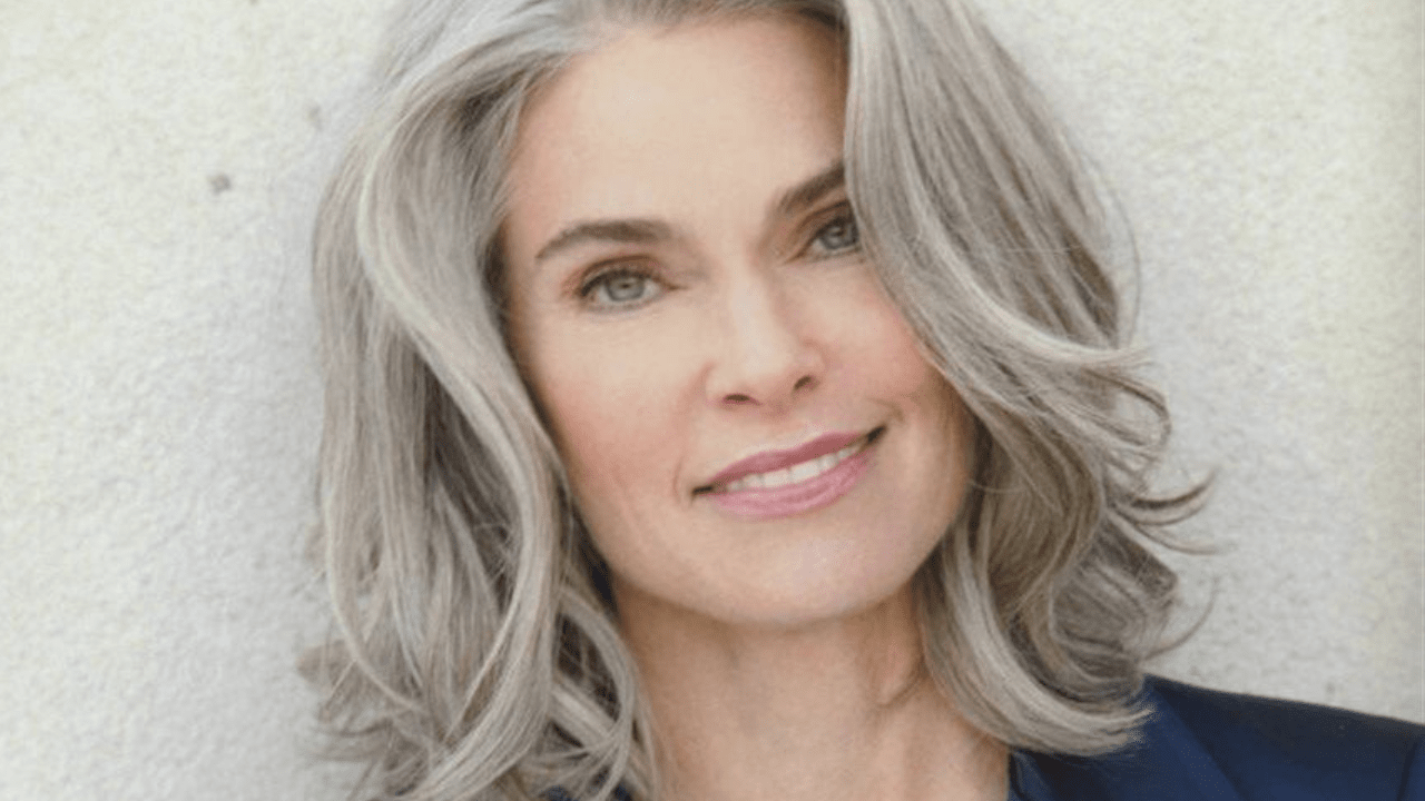 Demystifying Gray Hair Wigs: Answering the 5 Most Concerning Questions and Where to Buy Them